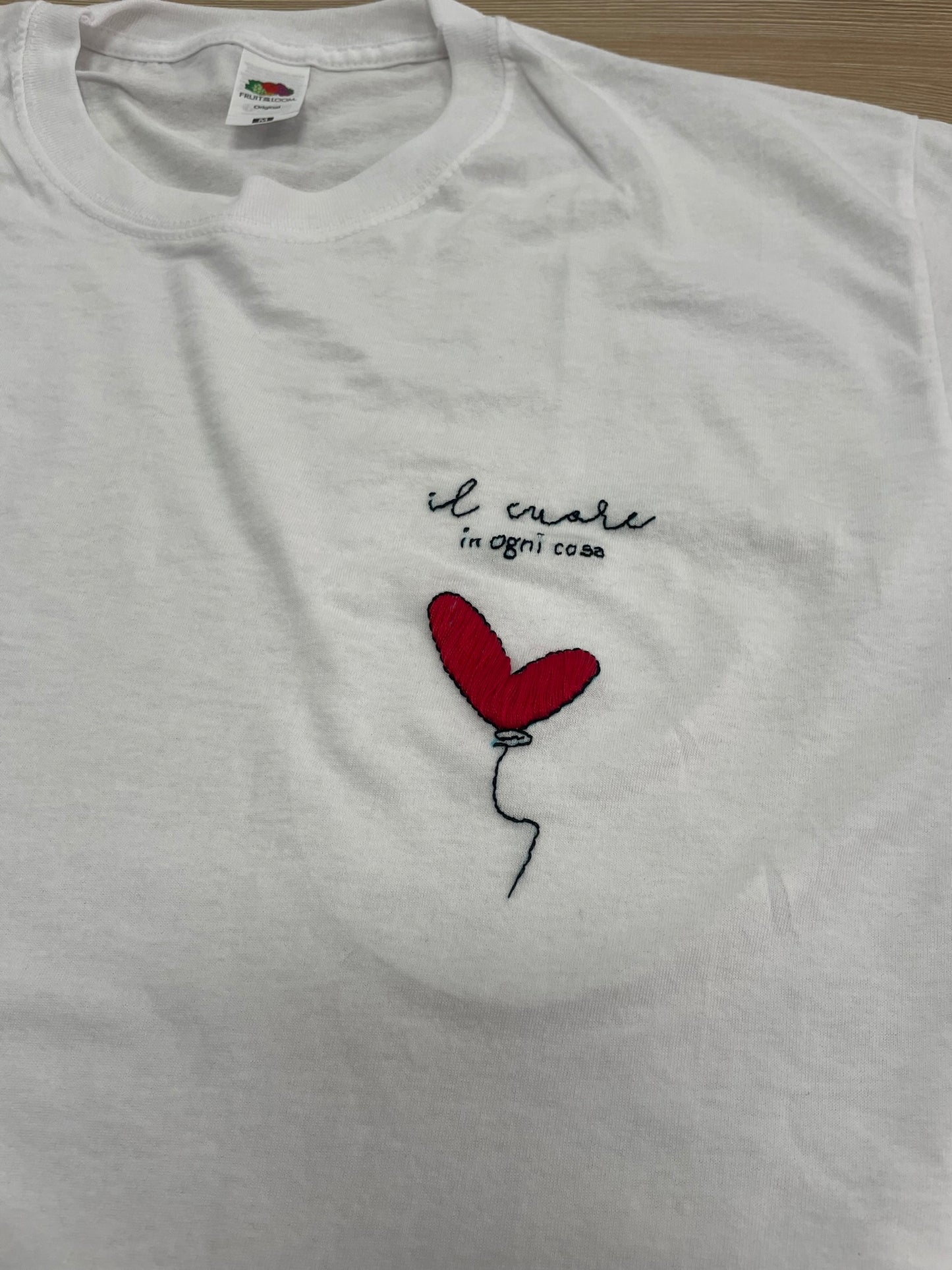 T-shirt ricamata